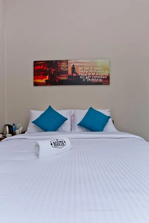 Boots Travelers Lodge Kudapaduwa Otel