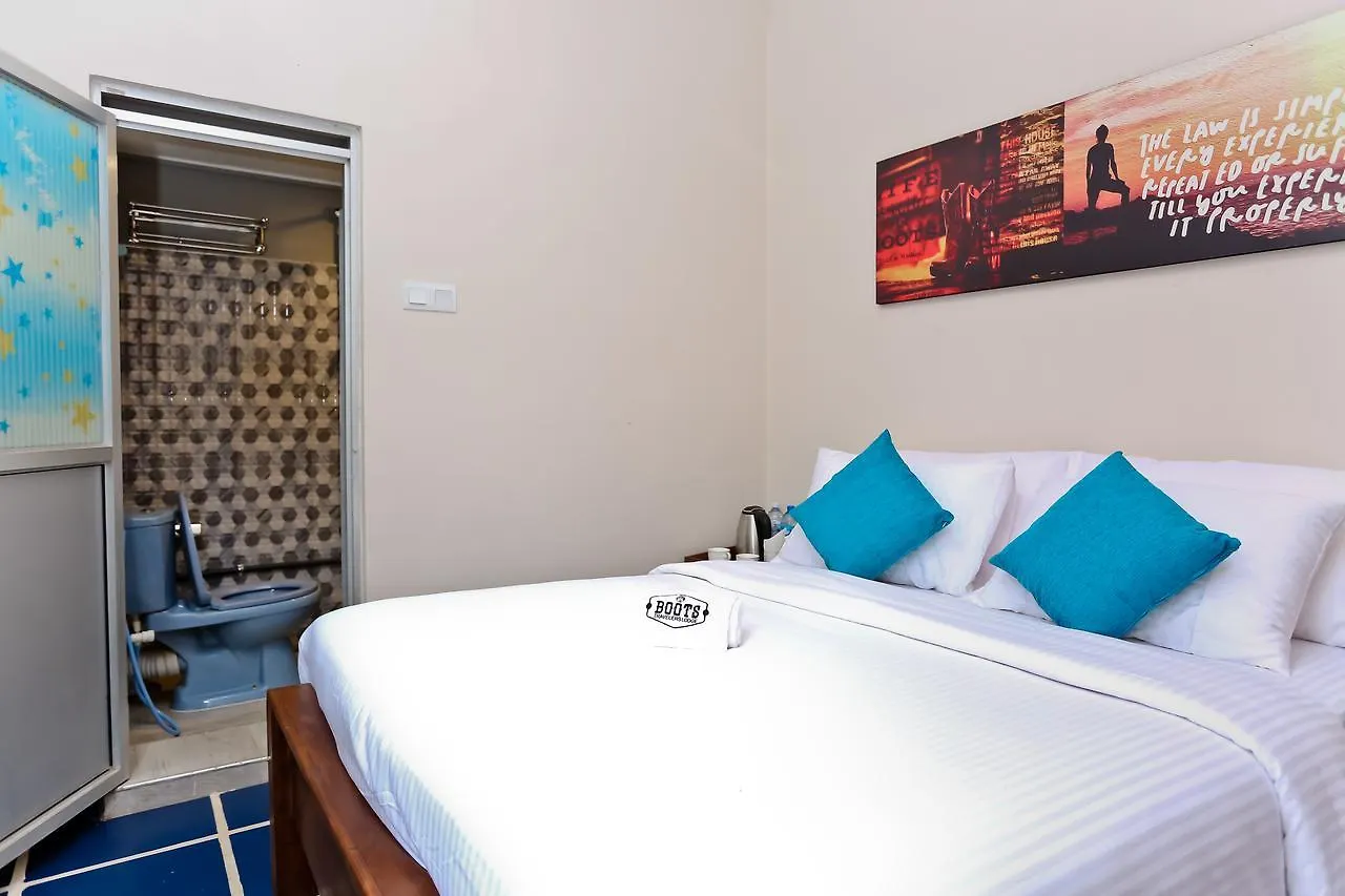 Boots Travelers Lodge Kudapaduwa 2*,